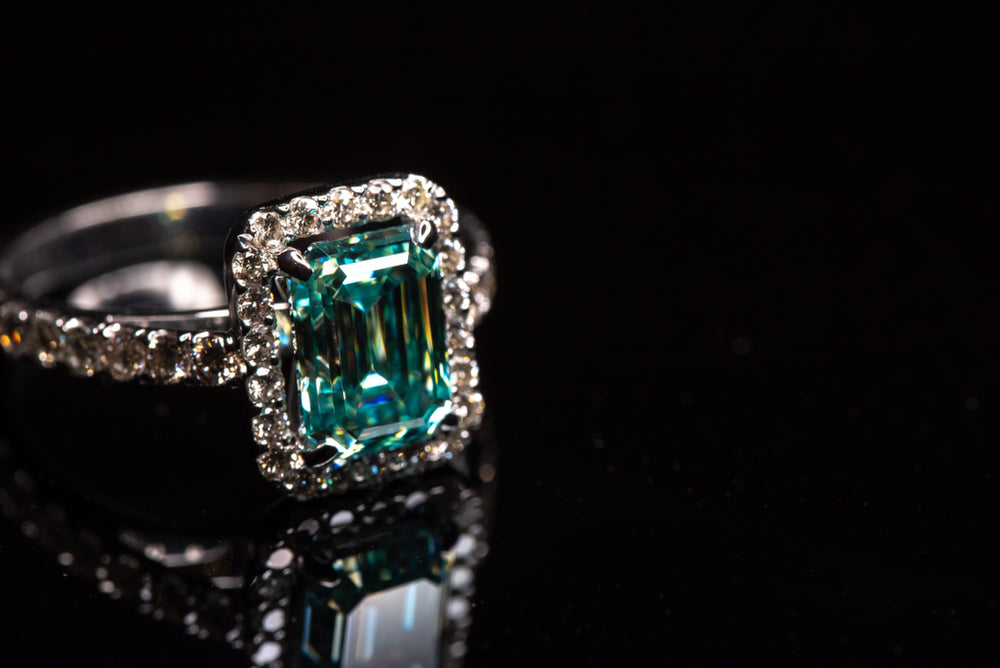 Emerald Gemstone according to the all zodiac sign