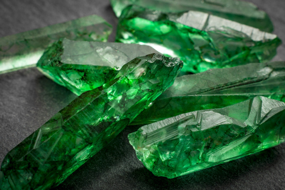 Properties of emeralds that are useful for medicine