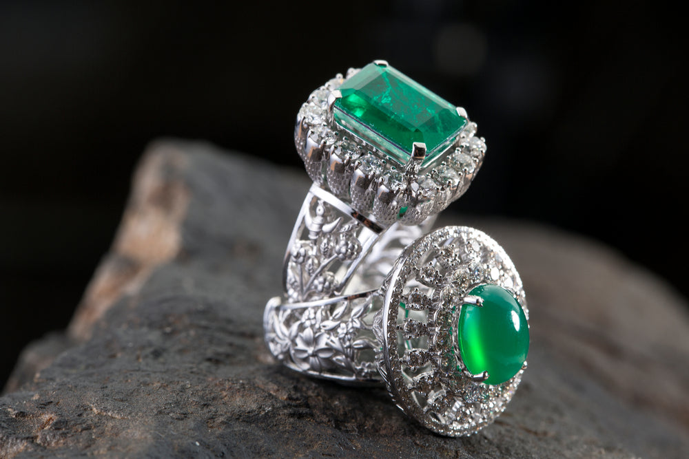 Emerald gemstone for effective understanding and communication