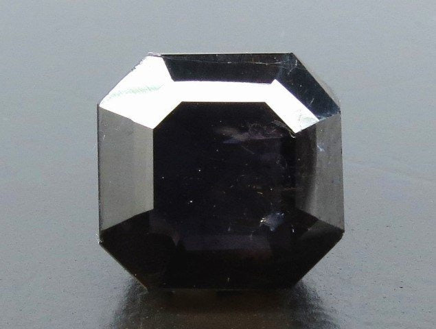 5.77/CT Natural Iolite with Govt Lab Certificate (1221)