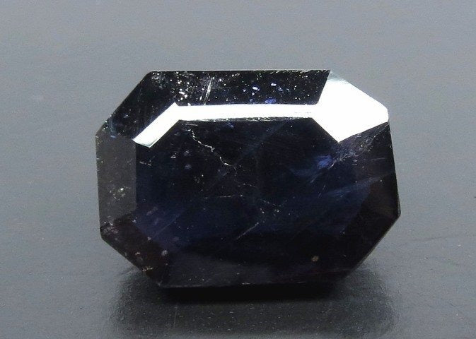 7.63/CT Natural Iolite with Govt Lab Certificate (1221)