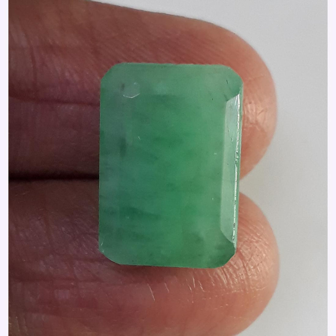 9.49 Ratti Natural Emerald with Govt Lab Certificate (2100)